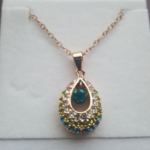 NWOT Peacock crystal necklace